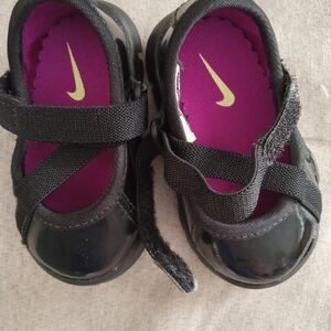 Nike Kids Black and Purple Dress Shoes
